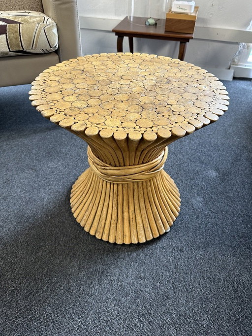 Mesita auxiliar vintage McGuire – bambú/ratán