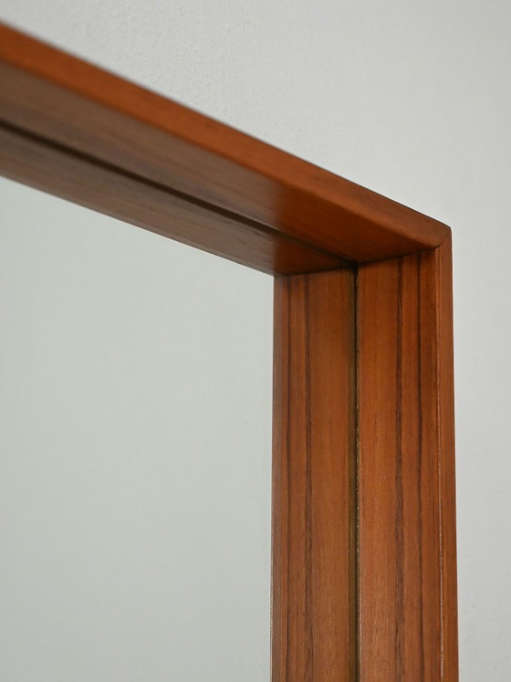 Image 1 of Zweedse teakhouten spiegel uit de jaren 1950-1960