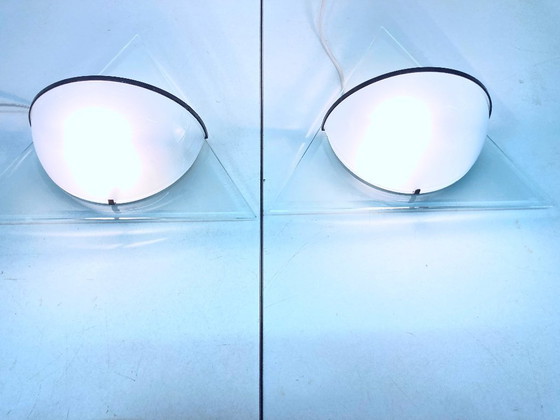 Image 1 of 2 Lampade da parete in vetro Lamperti Illo Design Alberto Podesta anni '80 Postmoderno