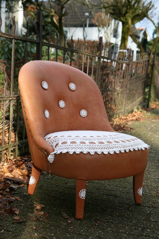 Image 1 of Leather classic bombed armchair with hook and lace work