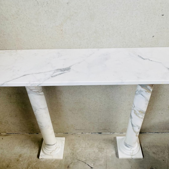 Image 1 of Consola auxiliar de mármol italiana de 1980