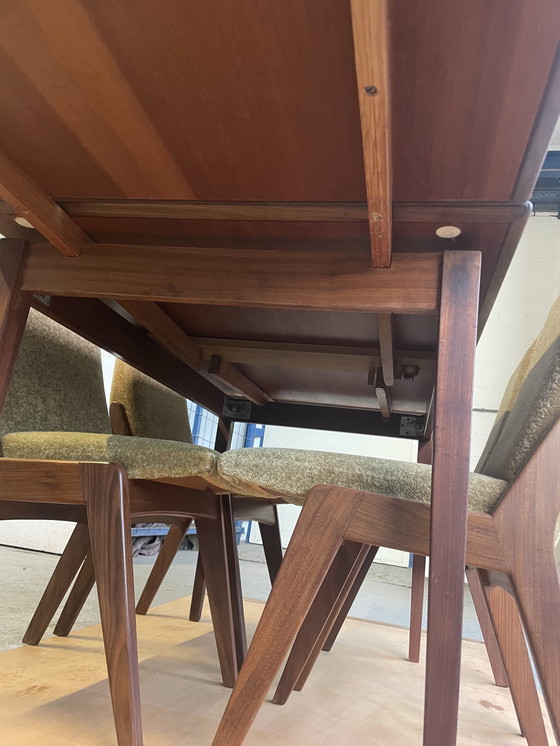 Image 1 of Mid-Century vintage uitschuifbare eettafel met 4 stoelen 