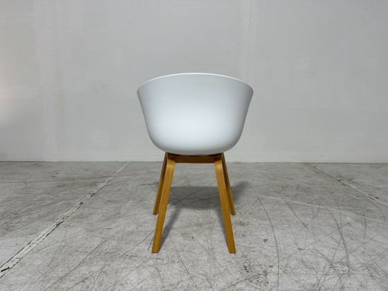HAY About A Chair AAC 22 – Eiche – Weiß/Burgunderrot – Hee Welling – Dänisches Design (photo 3 of 5)