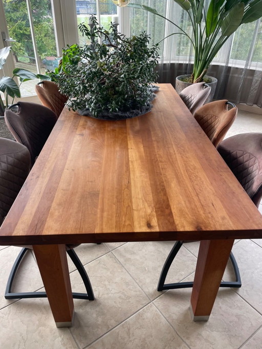 Jan des Bouvrie dining table