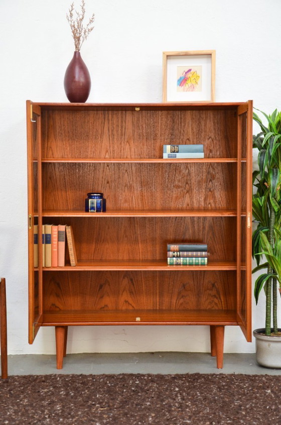 Image 1 of Vintage teakhouten vitrinekast, ladekast, dressoir, kledingkast, plank uit het midden van de vorige eeuw