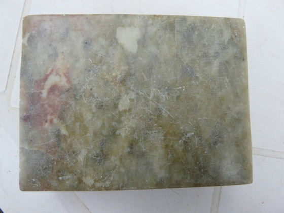 Image 1 of Schmuckkästchen aus grünem Onyx mit Intarsien aus Marmor und Perlmutt