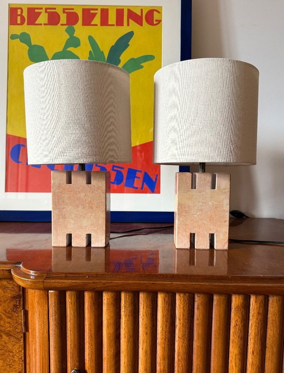 Image 1 of Juego de 2 lámparas de sobremesa de mármol rosa Hollywood regency, Francia años 70