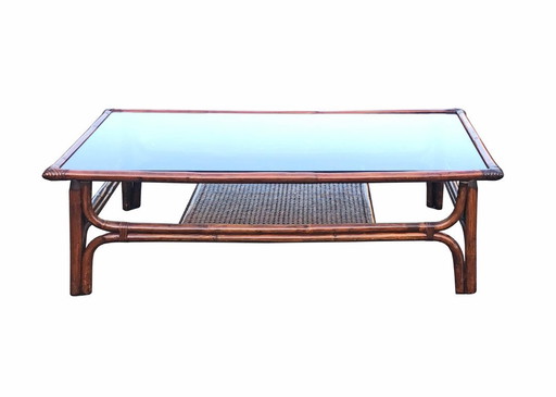 Grande Table basse en rotin et verre fumé, 1970