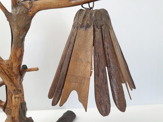 Image 1 of Vintage brutalistische tafellamp uit de jaren 70, gemaakt van organisch, plantaardig houtsnijwerk.