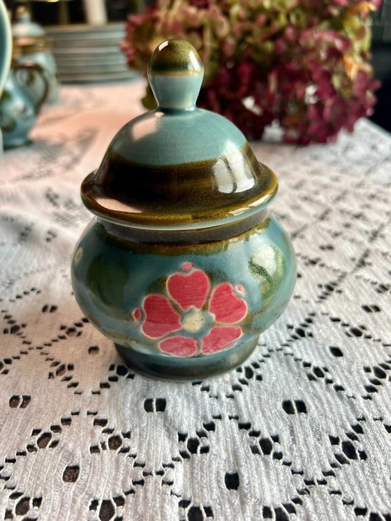 Vintage Sugar Bowl, 8 Large Dinner Plates, SMF Schramberg Garmisch, Majolica, Hand-painted, Kiln-fired 1970 (photo 3 of 9)