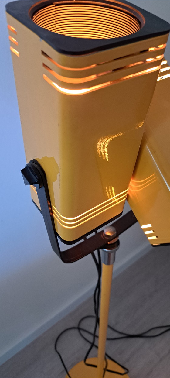 Lampadaire vintage Space Age à double spot des années 70 – Jaune et Noir – Style FASE – Metal, Plastic (photo 3 of 12)
