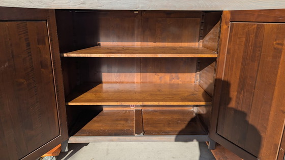 Image 1 of Buffet en bois massif