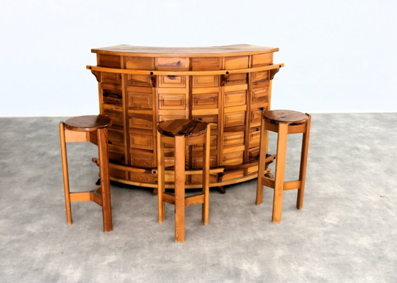 Image 1 of Brutalistische Bar | Barhocker | 70er Jahre | Kiefernholz