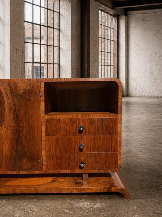 Image 1 of Sideboard/Schrank aus Walnussholz im Art-déco-Stil, 1930er–1940er Jahre, Mitteleuropa
