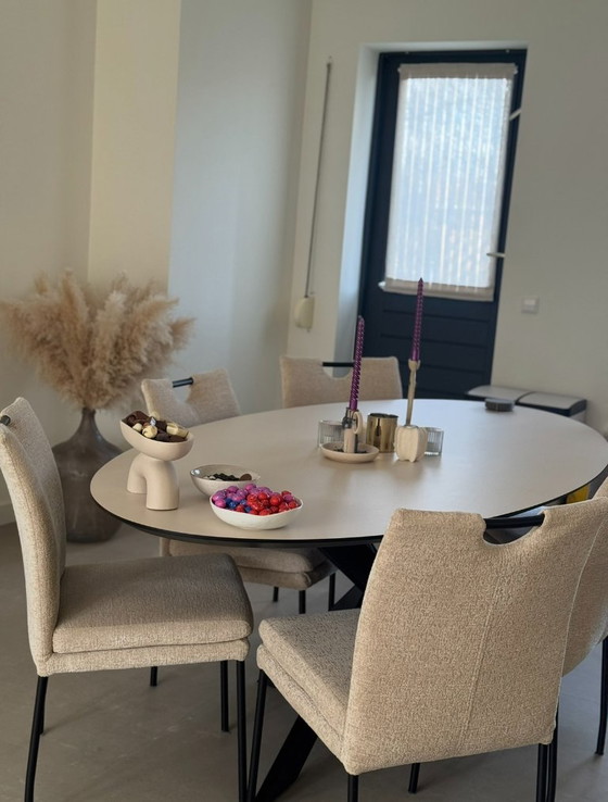 Mesa de comedor ovalada de 220x110 cm con sillas – Mesas de comedor, Metal, Textile (photo 2 of 5)