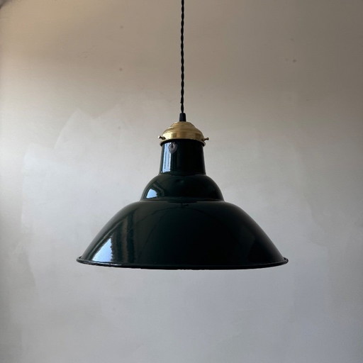 OLD GREEN ENAMELED INDUSTRIAL SUSPENSION 34 CM