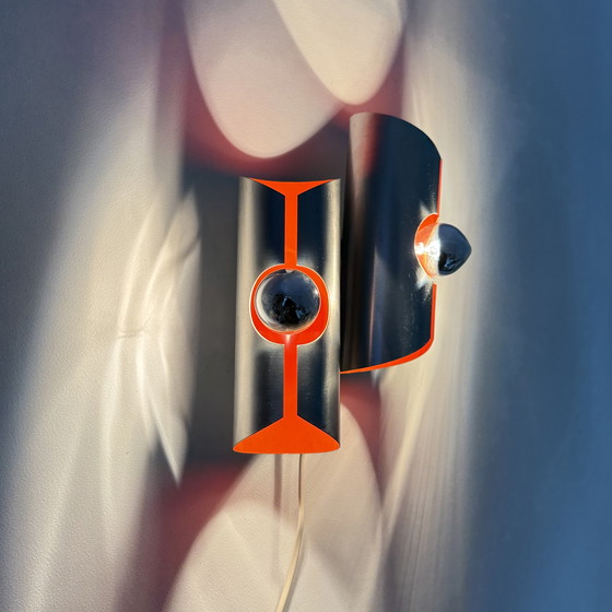 Image 1 of Aplique de pared de aluminio de la era espacial con interior naranja, década de 1970
