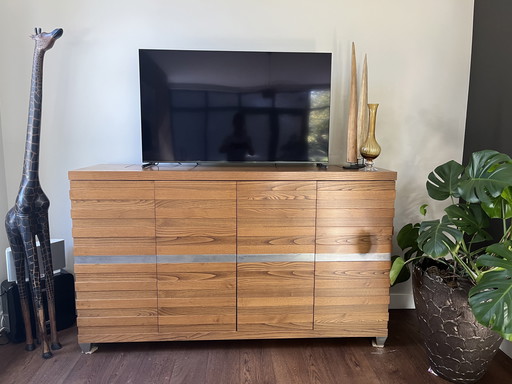Meuble de télévision avec ascenseur - Design