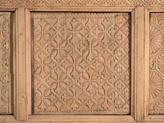 Bahut bas sculpté ancien en bois de sapin – Gansu, circa 1900 – Vaisseliers (photo 10 of 40)