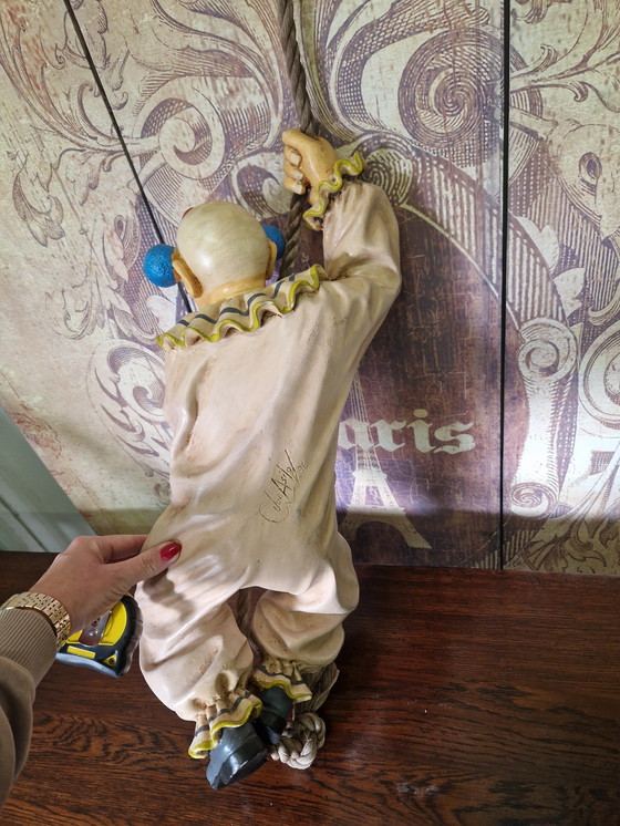 Image 1 of Juno Asilo impicca un grande pagliaccio