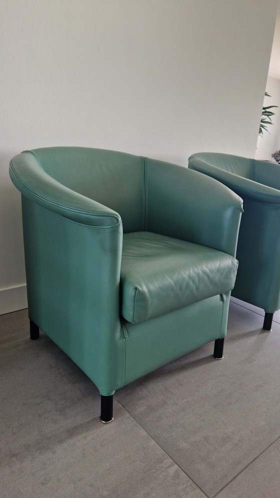 2 Wittmann armchairs model Aura designed by Paola Piva, green – Leather, Metal (photo 2 of 6)