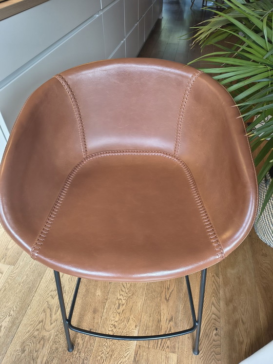 Zuiver Feston Sgabello da Bar Marrone Cognac 65 cm – Sgabelli da bar, Metallo, Skai (photo 3 of 8)