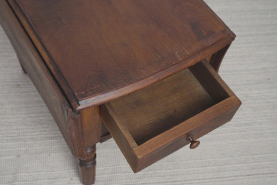 Antique French Pembroke Drop Leaf Table, Walnut Veneer Extendable End Table With Drawers, French Provincial (photo 30 of 41)