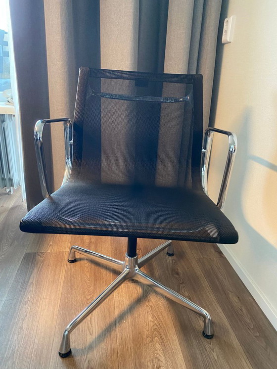 Image 1 of 6 sillas Charles Eames