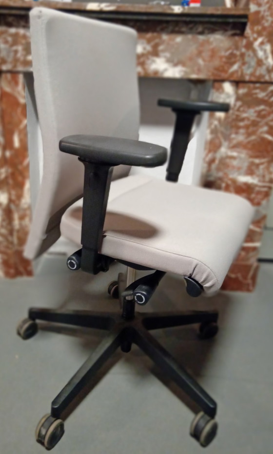 Image 1 of Chaise de bureau ergonomique d'Interstuhl