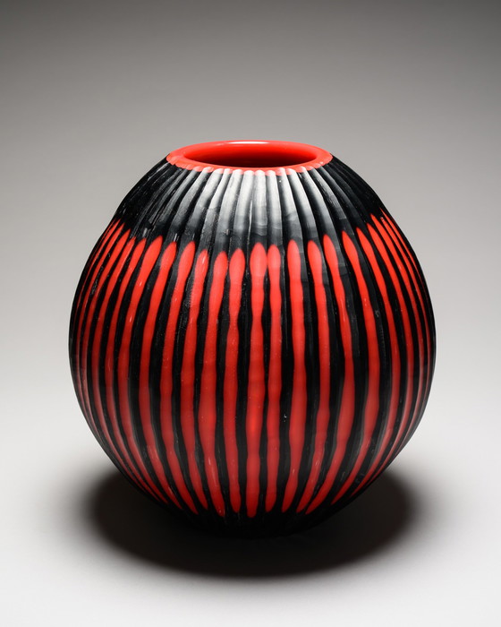 Image 1 of Gran jarrón "Battuto" de Murano con interior de coral incamiciato - Posible Tiozzo Sergio, años 80