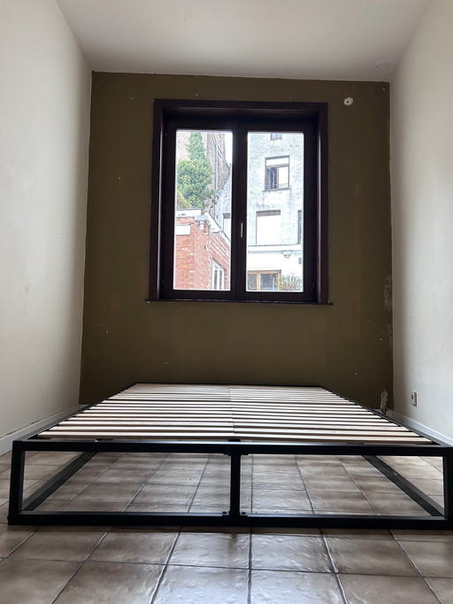 Minimalist steel bedframe