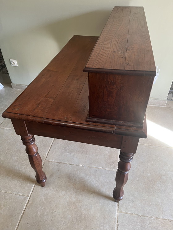 Image 1 of Scrivania a più livelli in noce