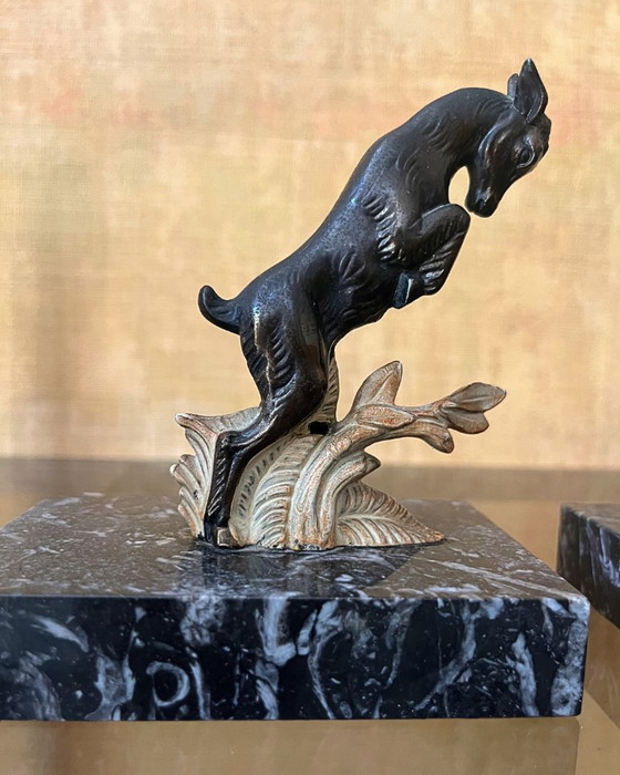 Image 1 of Fermalibri Art Déco vintage – Bronzo e marmo Portor – Francia, 1930