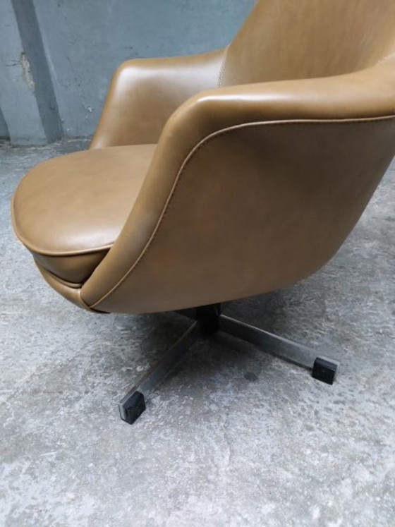 Mid-Century Swivel Chairs – Draaistoelen, Plastic (photo 27 of 39)