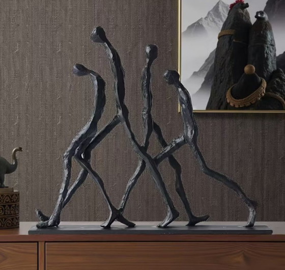Scultura ispirata a Giacometti "Uomini vari che camminano" Ferro – Sculture, Iron (photo 6 of 11)