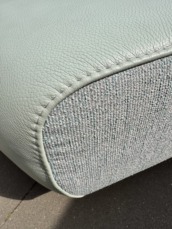 Image 1 of MONTEL hocker mint groen leer 98x40cm zeshoek