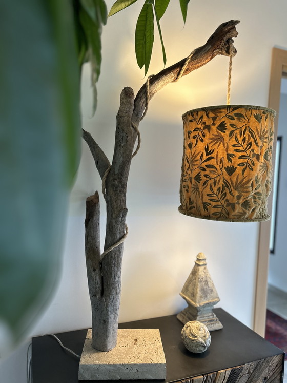 Image 1 of Lampe de chevet en bois flotté