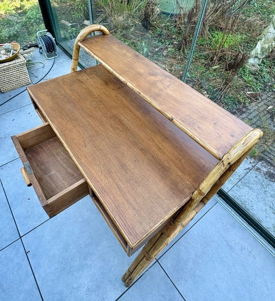 Image 1 of Bellissima scrivania vintage in rattan di metà secolo
