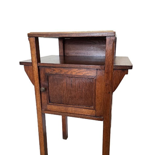 Frans Arts and Craft eiken kastje, begin 1900