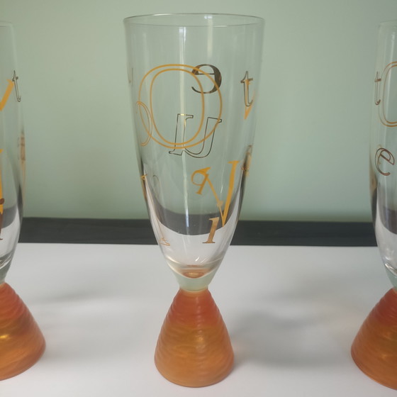 Vintage Veuve Clicquot 'Alphabet' Champagneflûtes – Set van 3 – Collector's Item – Glazen & Karaffen, Crystal (photo 4 of 10)