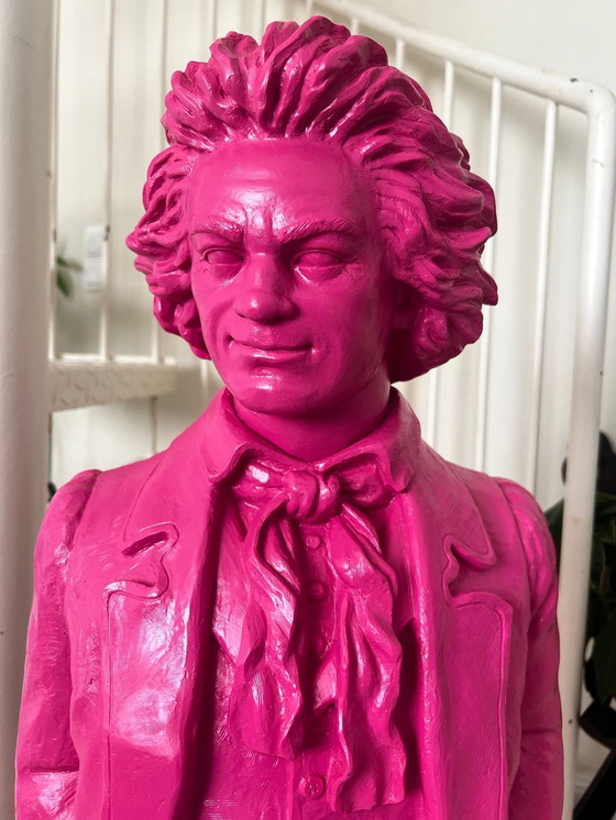 Image 1 of Exklusive Beethoven Statue In Pink - Signiert Von Ottmar Hörl