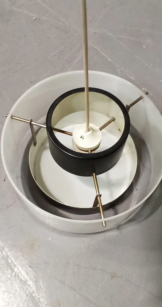Image 1 of Lampada a sospensione moderna di metà secolo in bianco e nero