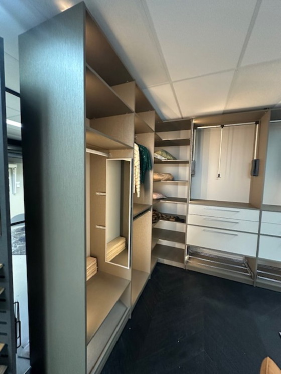 Image 1 of L-shaped open wardrobe