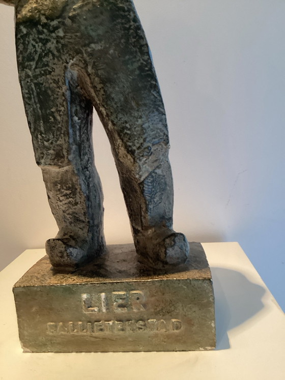 Rare Patinated Plaster Sculpture “Lier Pallieterstad”. Circa 1986., Other, Brown (photo 7 of 9)