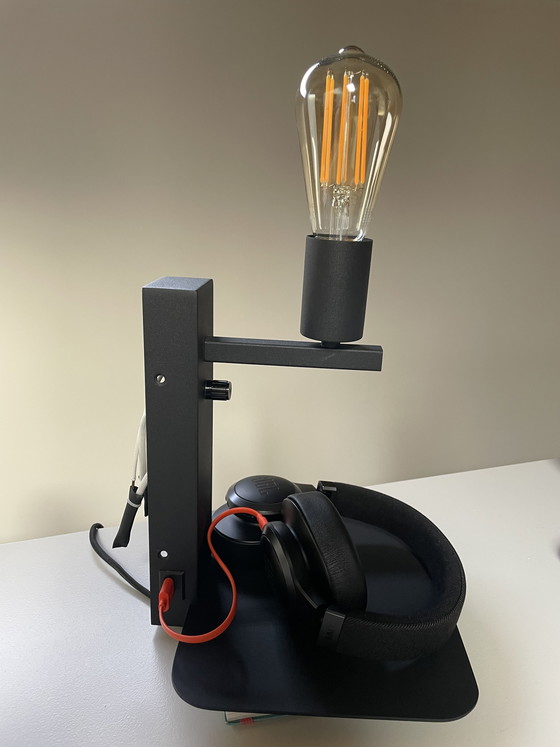 Image 1 of Set van 2 zwarte nachtkast- wandlampen met boekenplankje