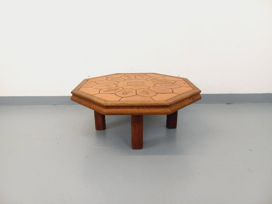 Image 1 of Tavolino ottagonale Barrois con motivi vintage da erbario in legno di rovere e ceramica Vallauris degli anni '60 e '70.