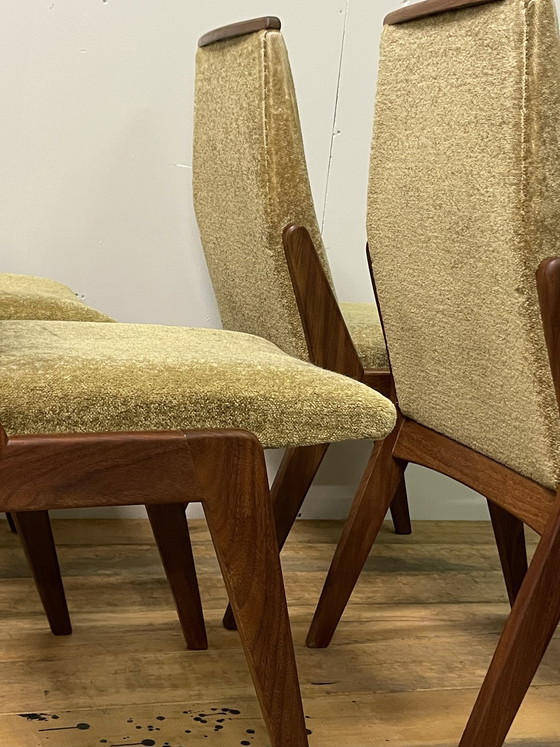 Image 1 of Juego de 4 sillas de comedor de diseño de mediados de siglo, madera maciza y tapizado original.