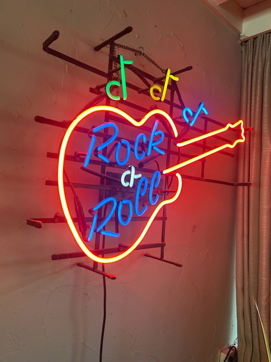 Neon zu verkaufen – Wandleuchten, Glas, Metall (photo 2 of 5)