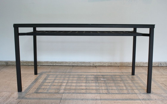 Image 1 of Glass and black metal table – simple and contemporary design