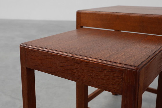 Image 1 of Juego de 3 mesas apilables de madera de roble en estilo Art Decó, Francia ca. 1925